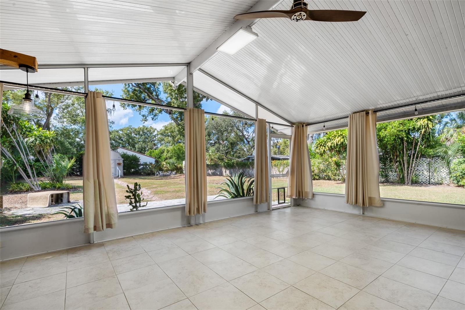 Image 31 of 46 For 8008 Gomez Avenue