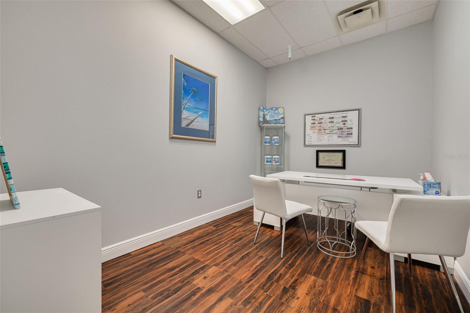 Image 18 of 36 For 1033 Bay Drive