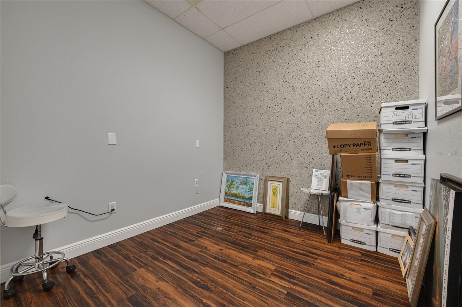 Image 19 of 36 For 1033 Bay Drive