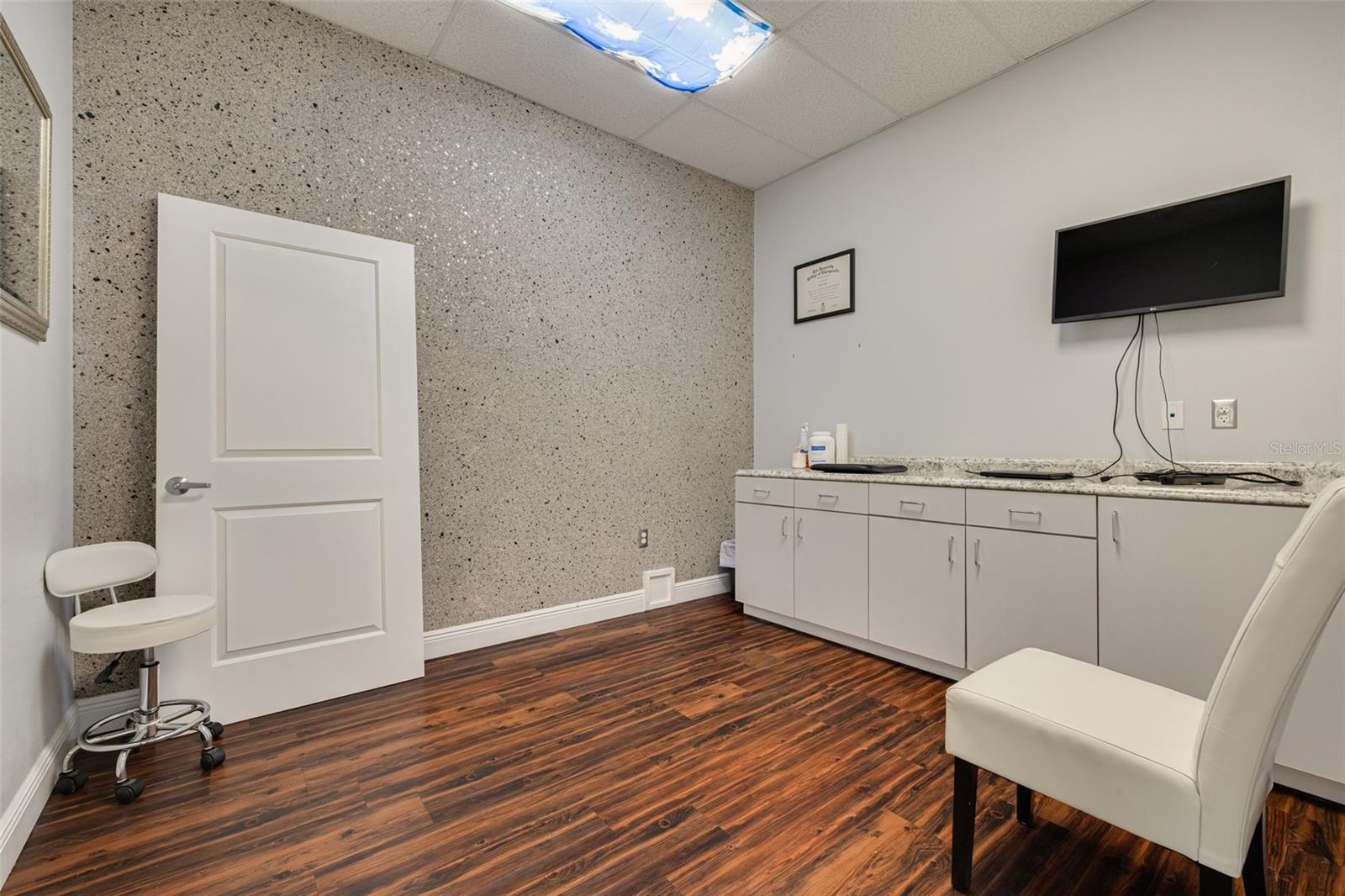 Image 20 of 36 For 1033 Bay Drive