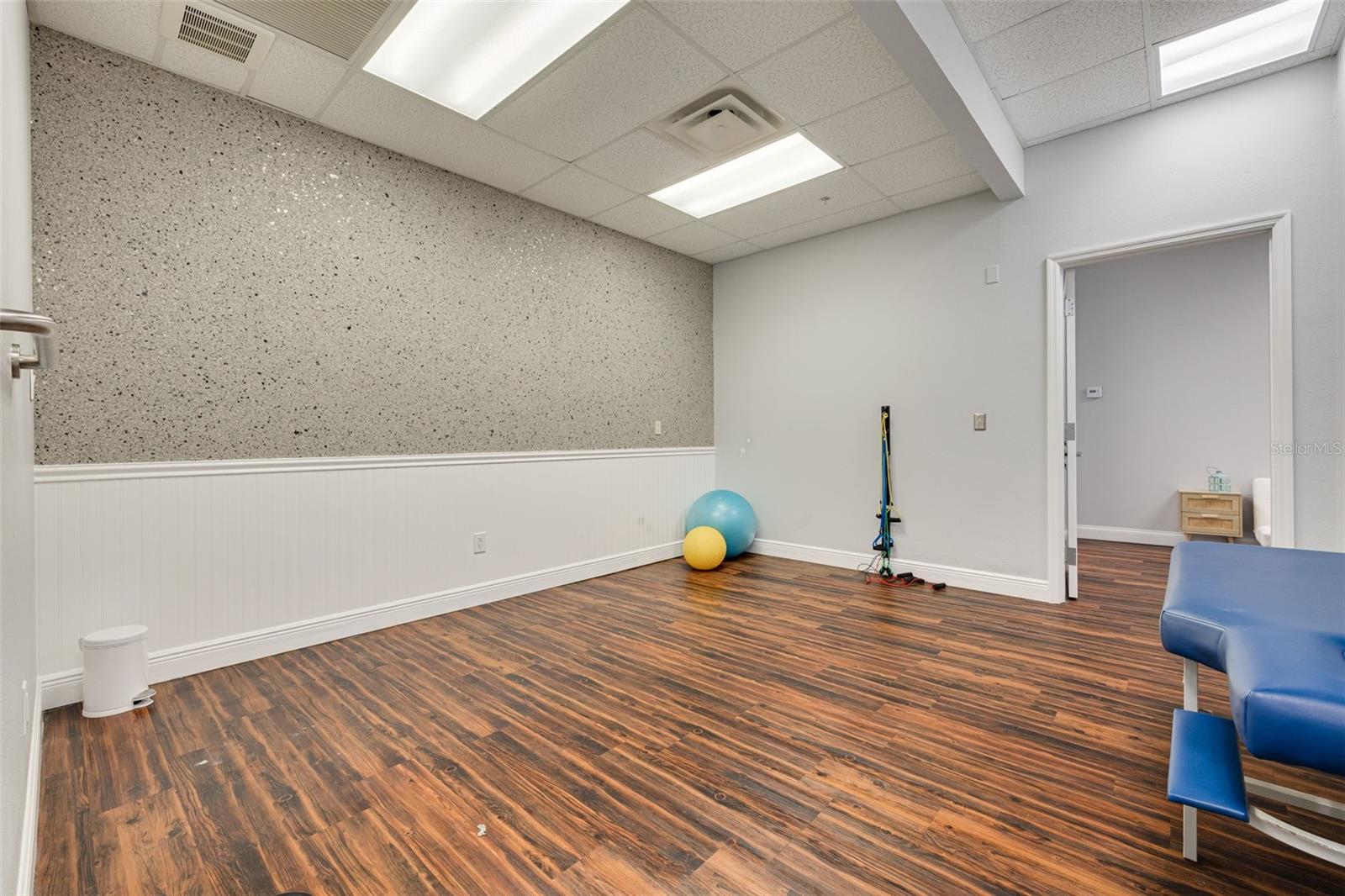 Image 24 of 36 For 1033 Bay Drive