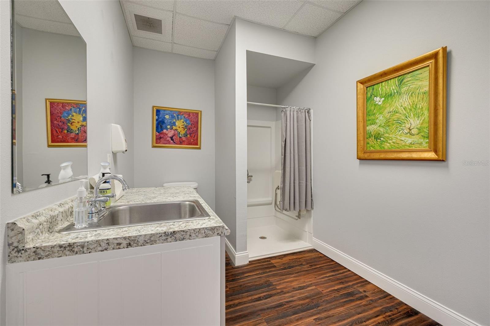 Image 29 of 36 For 1033 Bay Drive