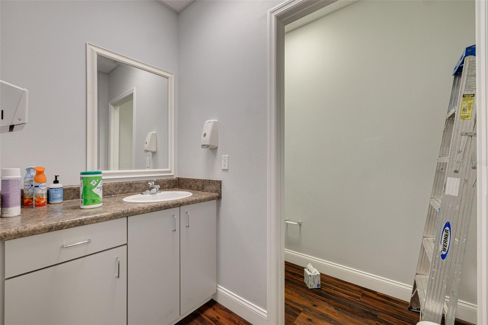 Image 31 of 36 For 1033 Bay Drive