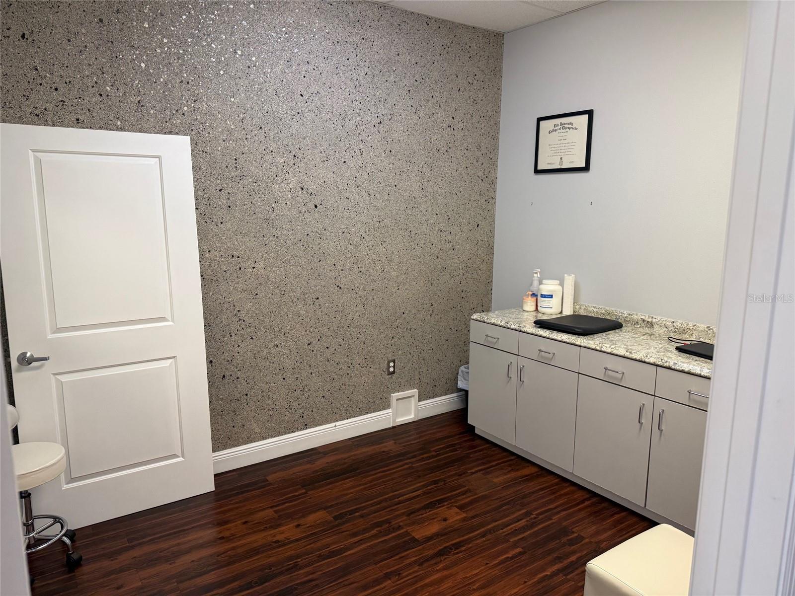 Image 6 of 36 For 1033 Bay Drive