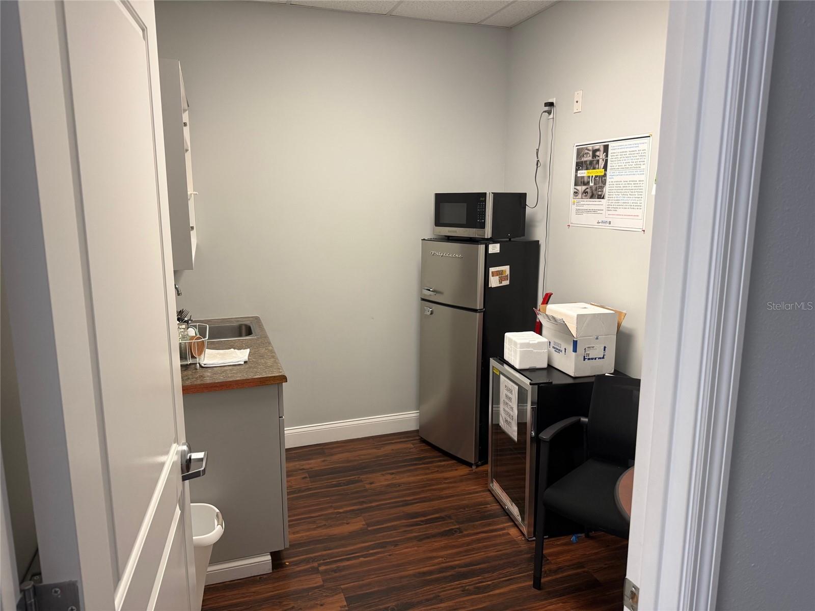 Image 8 of 36 For 1033 Bay Drive