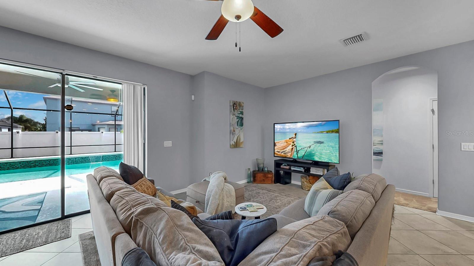 Image 19 of 57 For 8445 White Poplar Drive