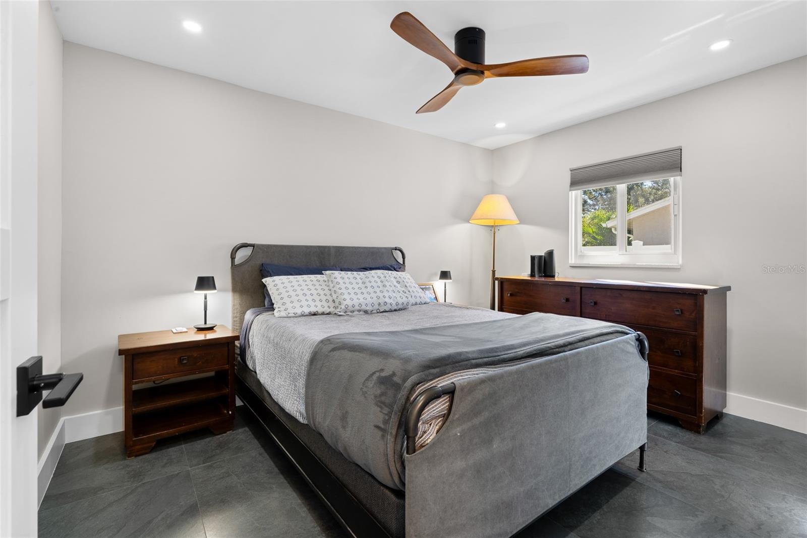 Image 12 of 30 For 8224 Parkwood Boulevard