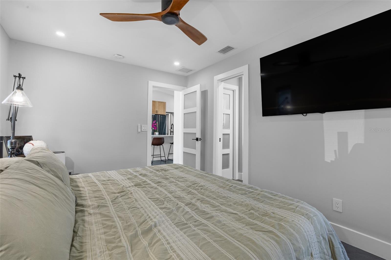 Image 17 of 30 For 8224 Parkwood Boulevard