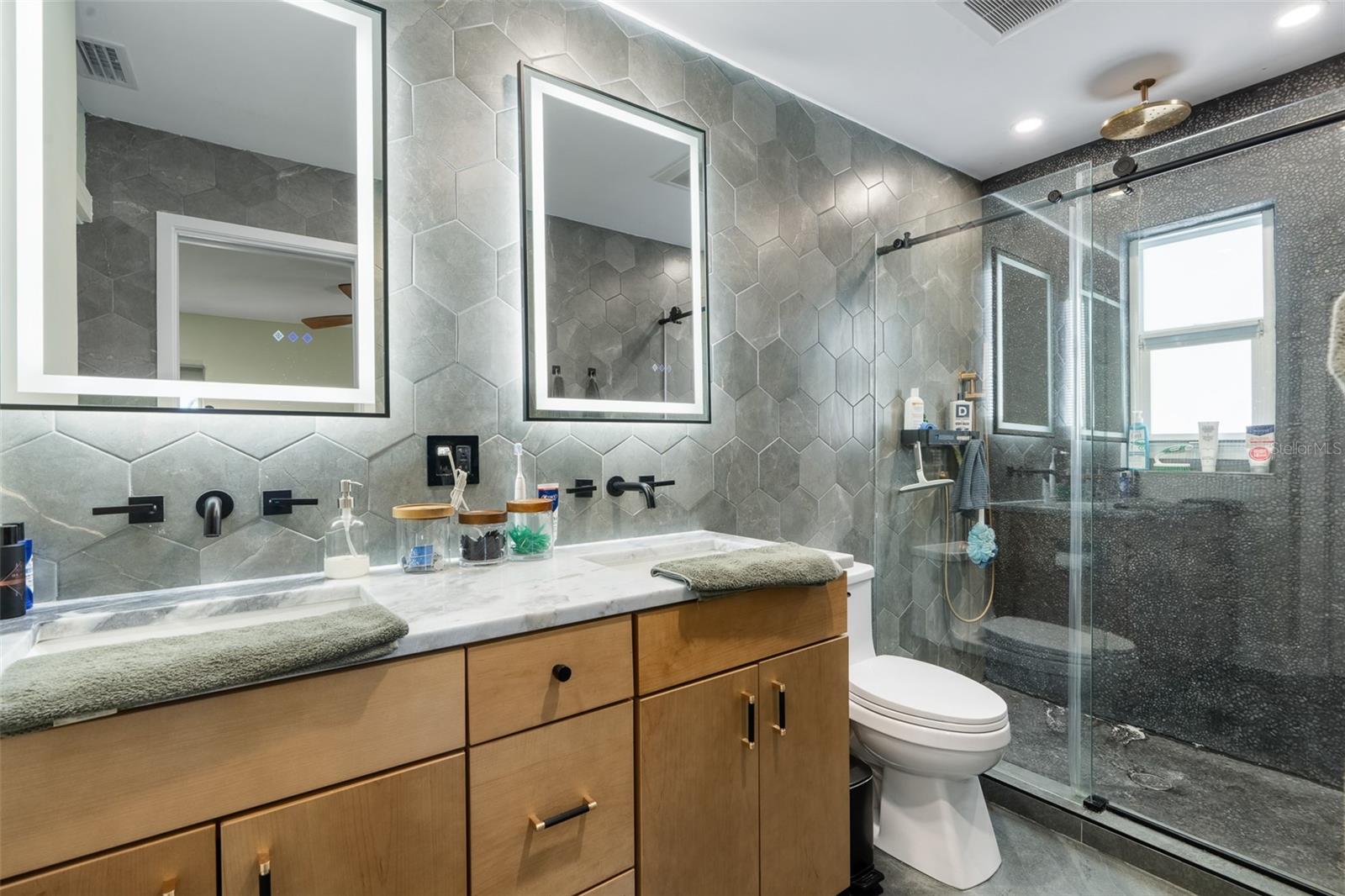 Image 18 of 30 For 8224 Parkwood Boulevard