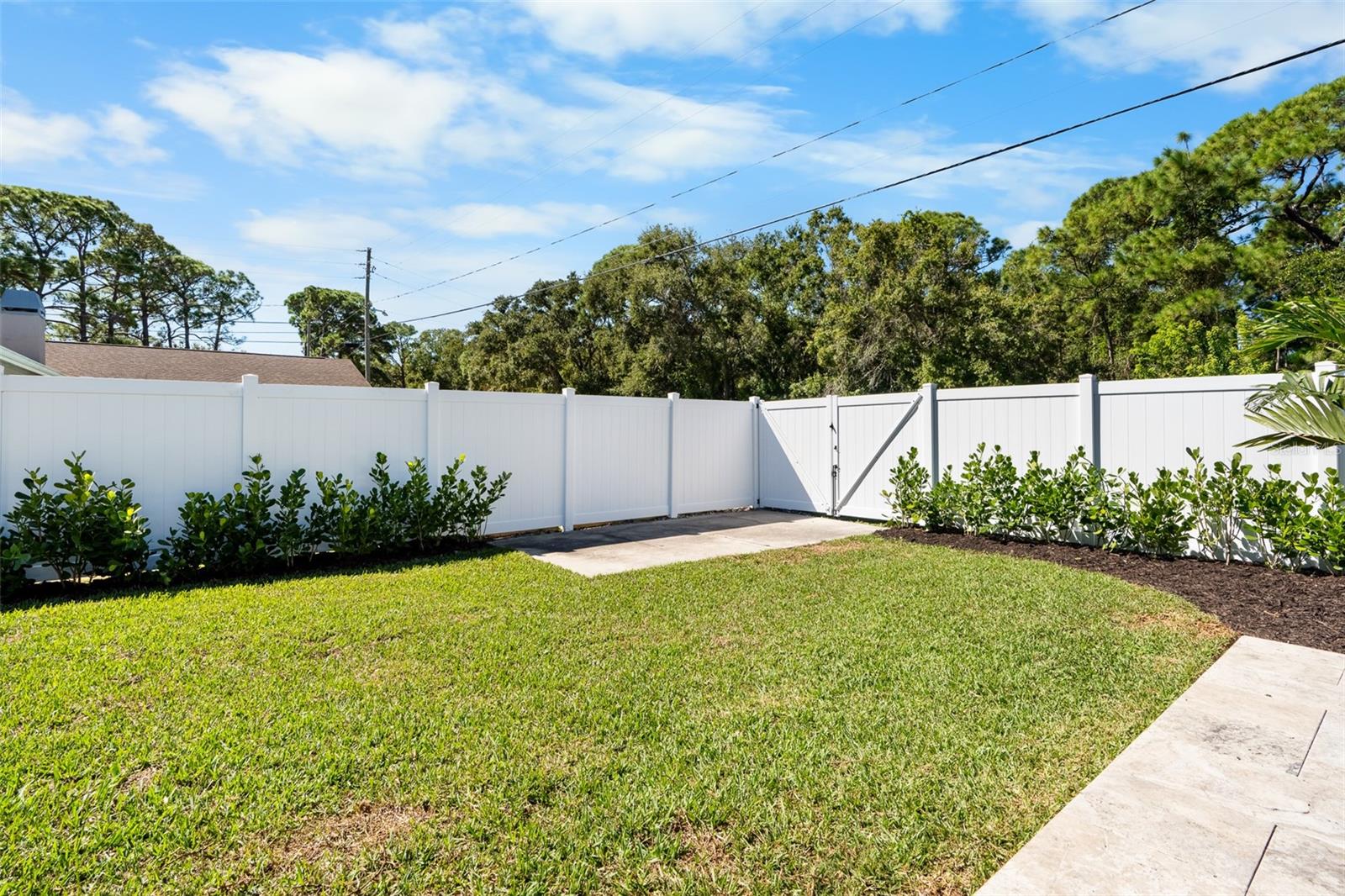 Image 21 of 30 For 8224 Parkwood Boulevard