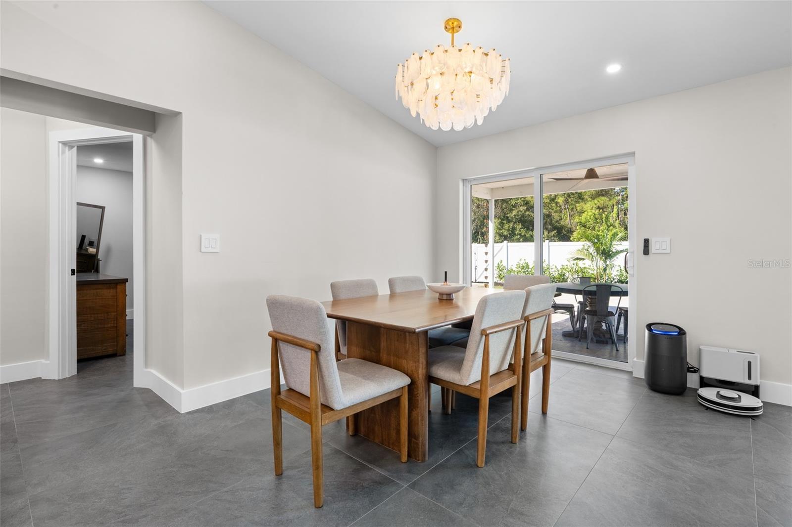Image 6 of 30 For 8224 Parkwood Boulevard