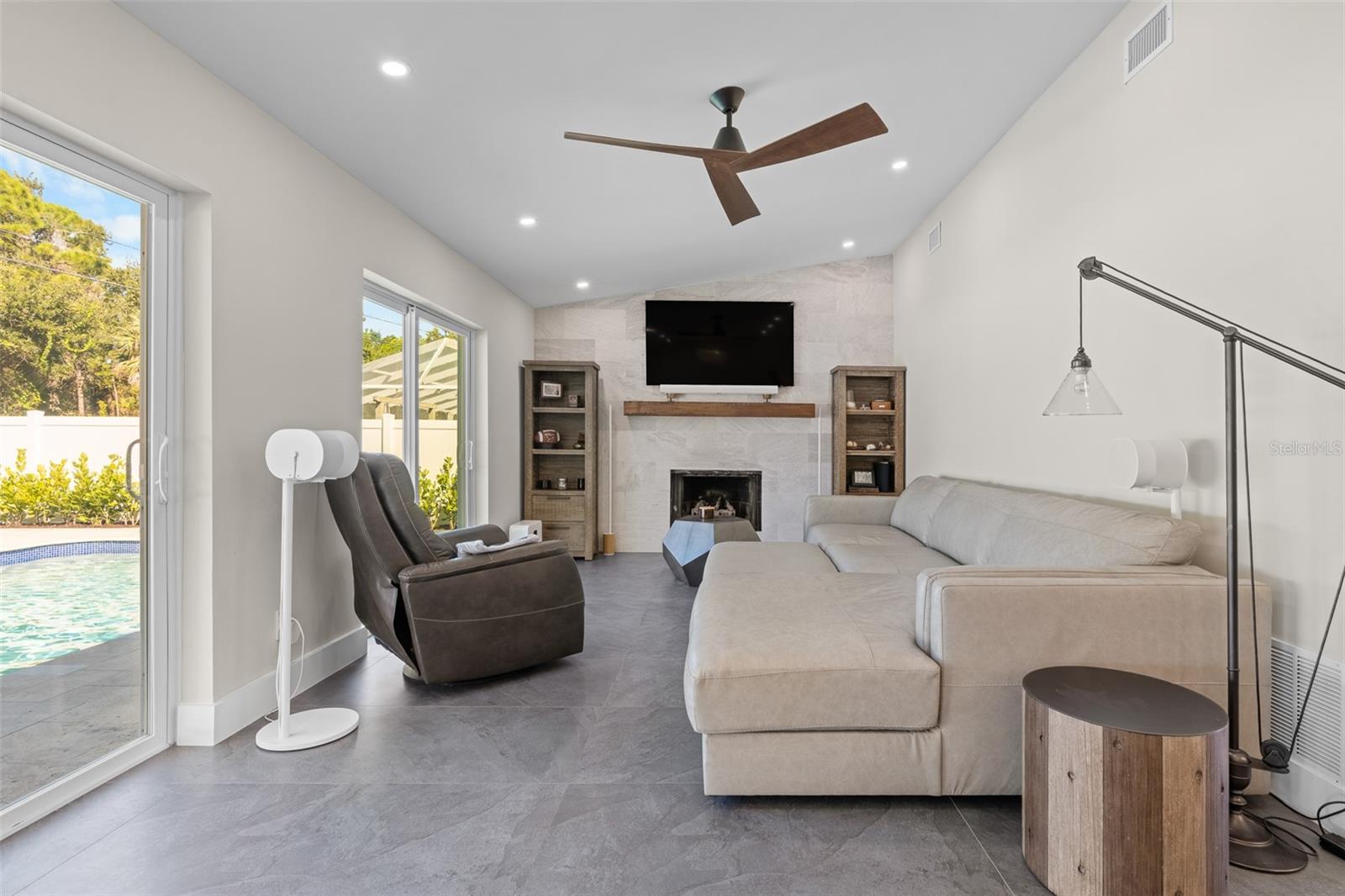 Image 7 of 30 For 8224 Parkwood Boulevard