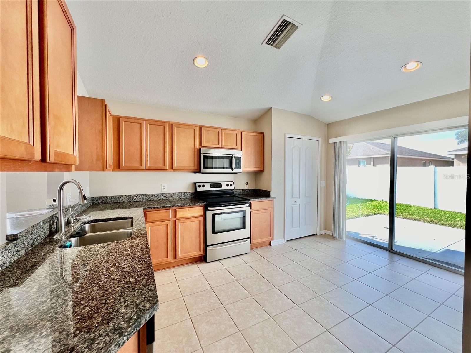 Image 12 of 33 For 537 19th Street Nw
