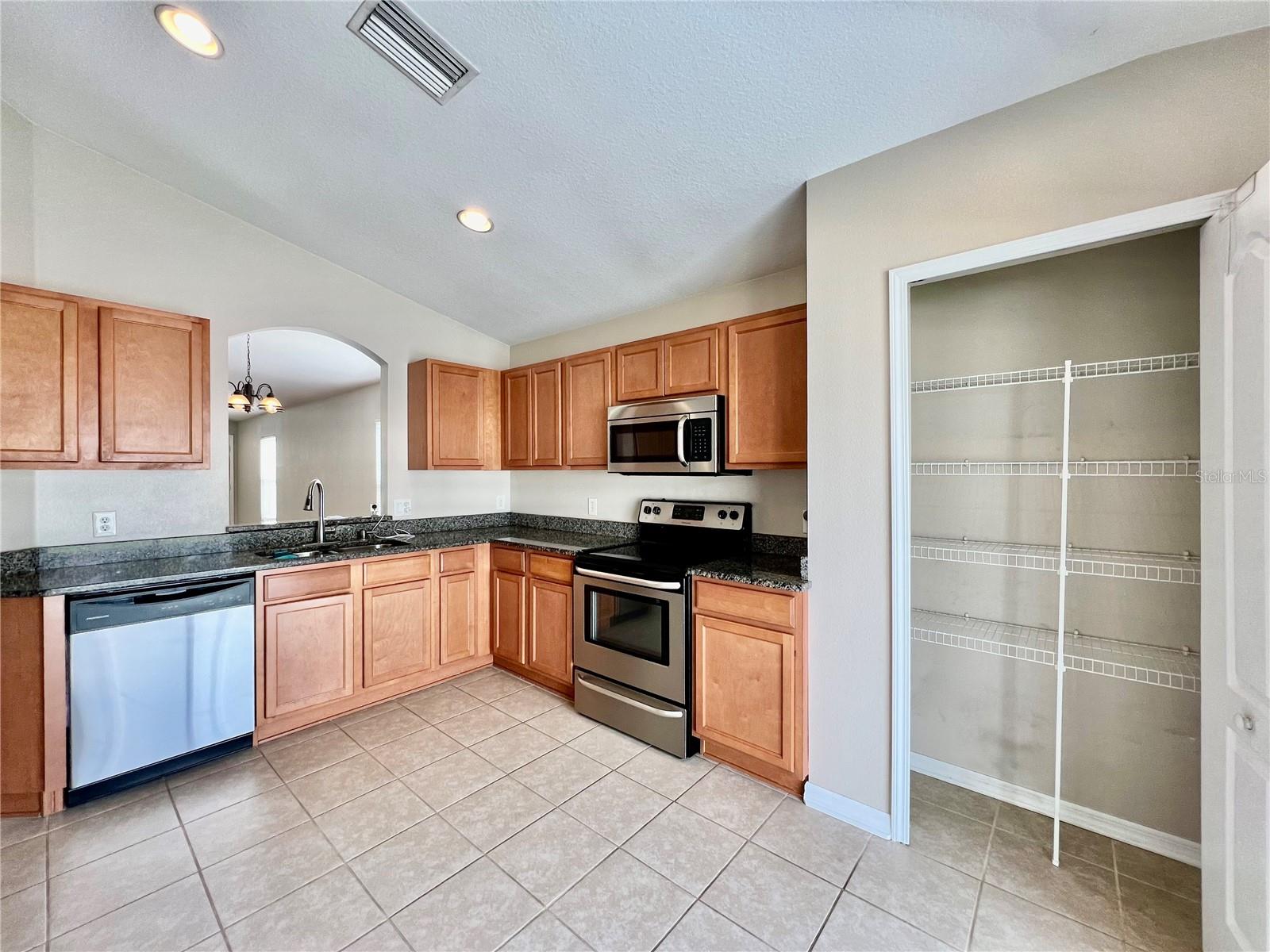 Image 15 of 33 For 537 19th Street Nw