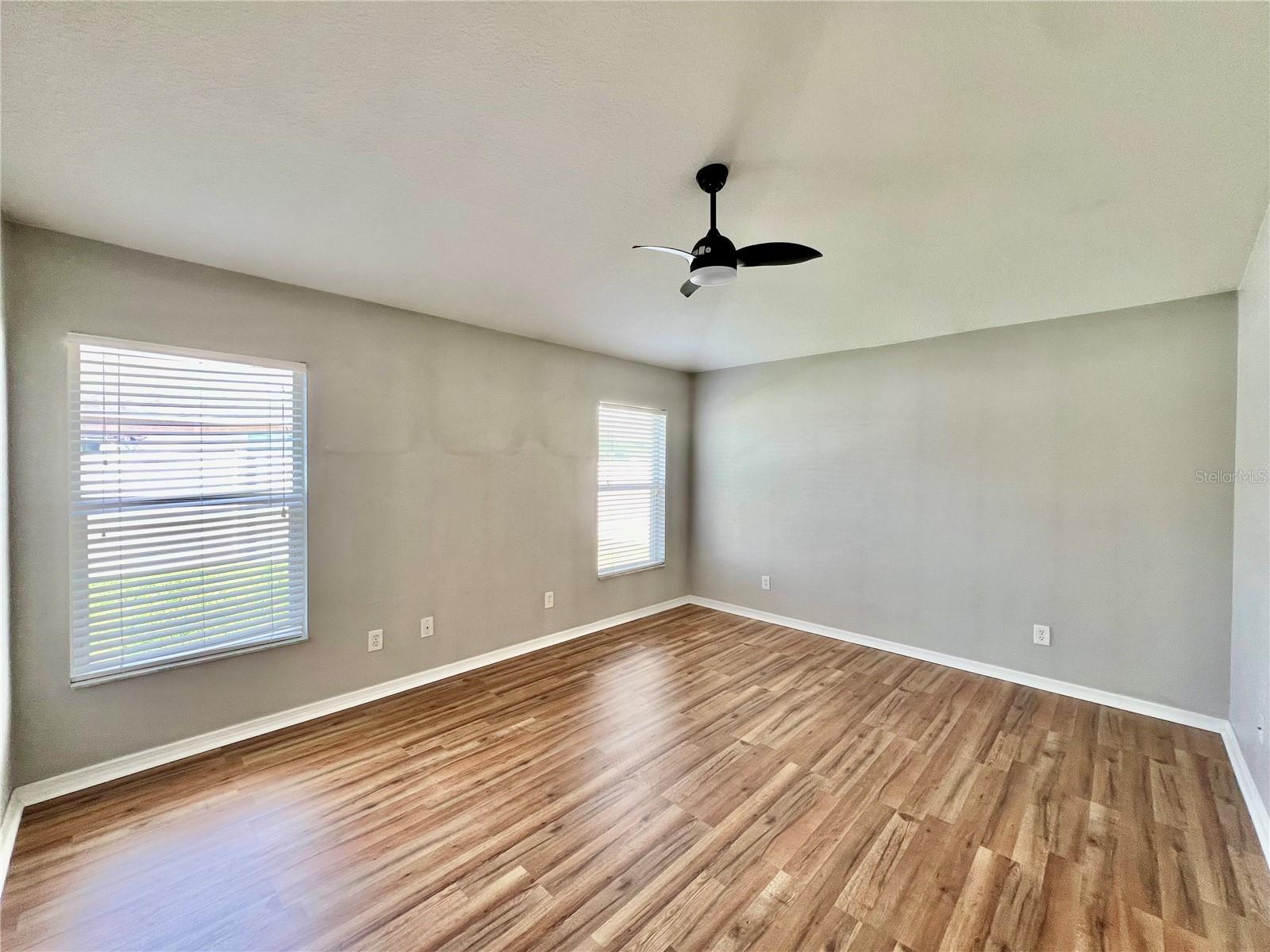 Image 17 of 33 For 537 19th Street Nw