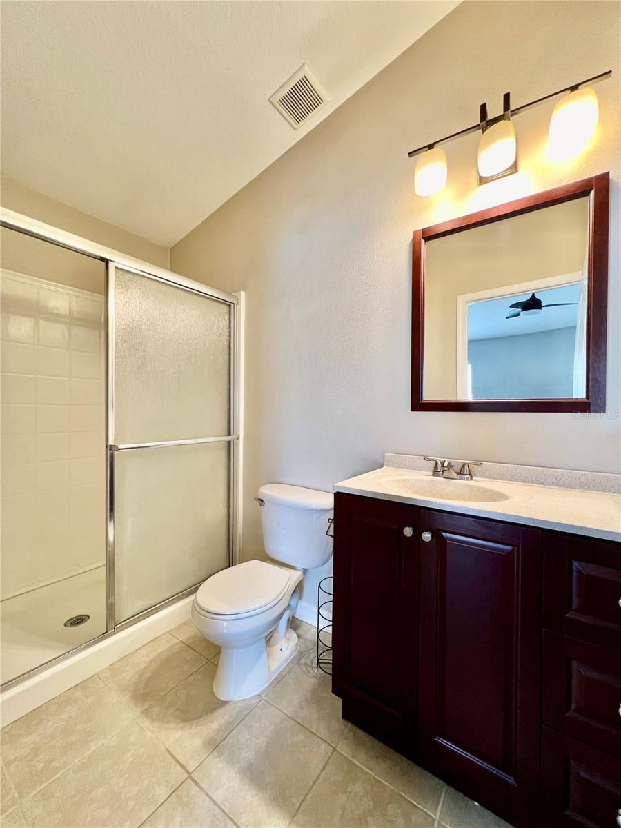 Image 22 of 33 For 537 19th Street Nw