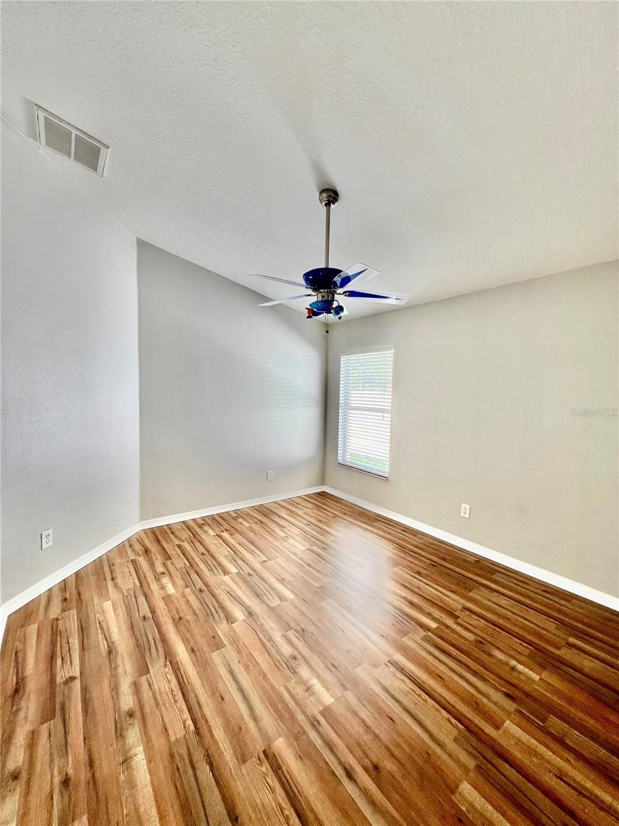 Image 23 of 33 For 537 19th Street Nw