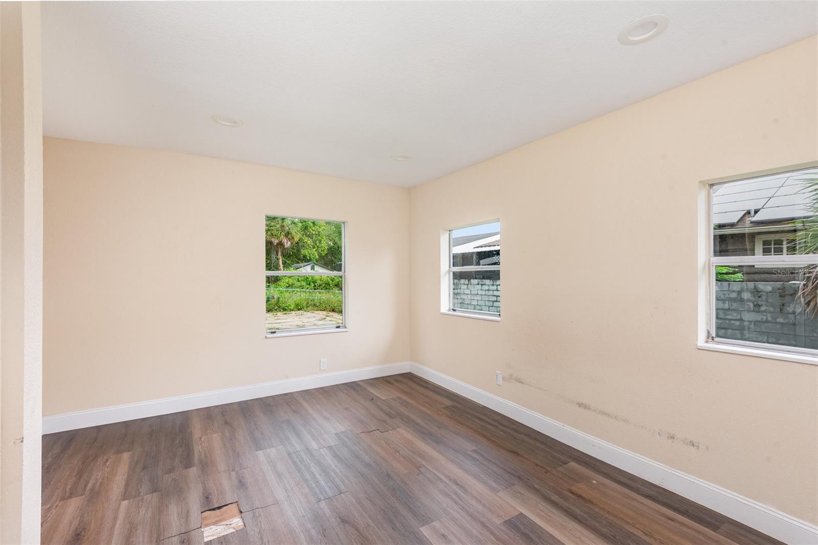 Image 15 of 31 For 660 6th St  