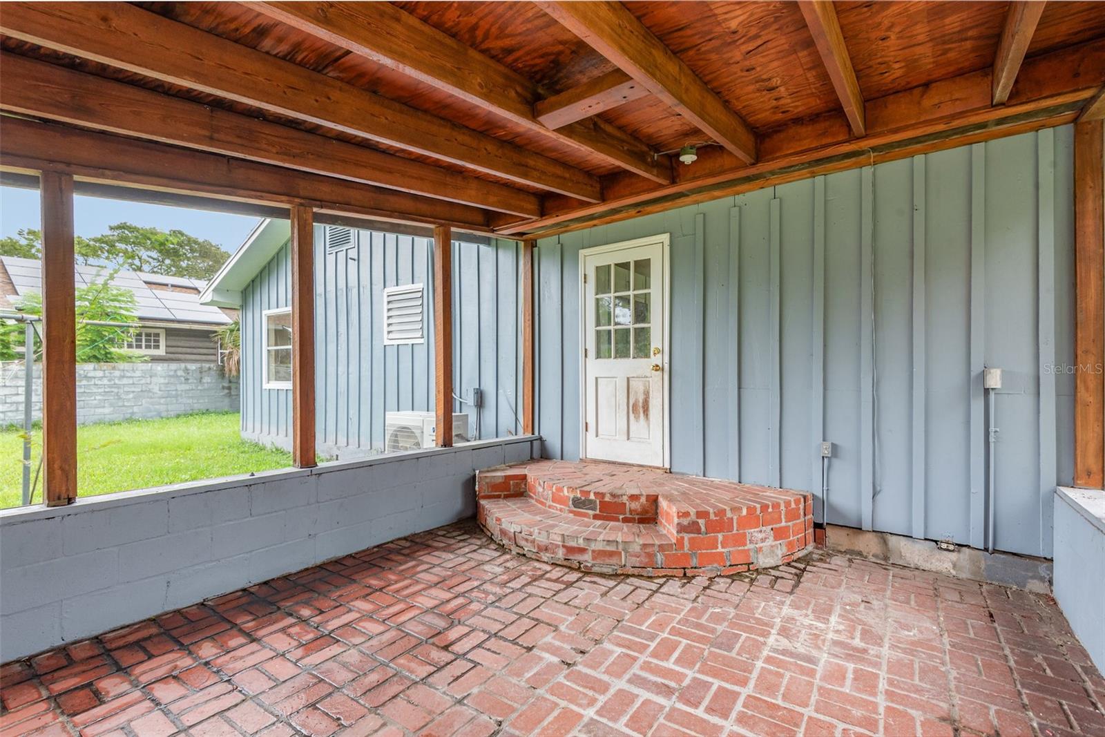 Image 27 of 31 For 660 6th St  