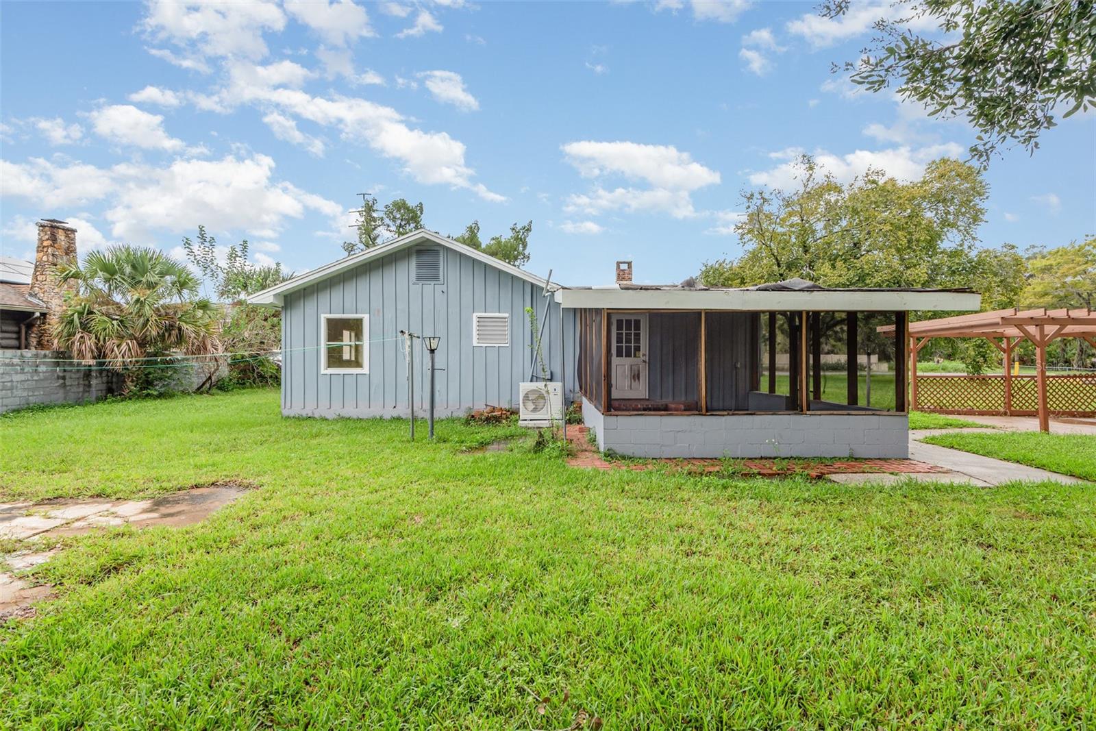 Image 29 of 31 For 660 6th St  