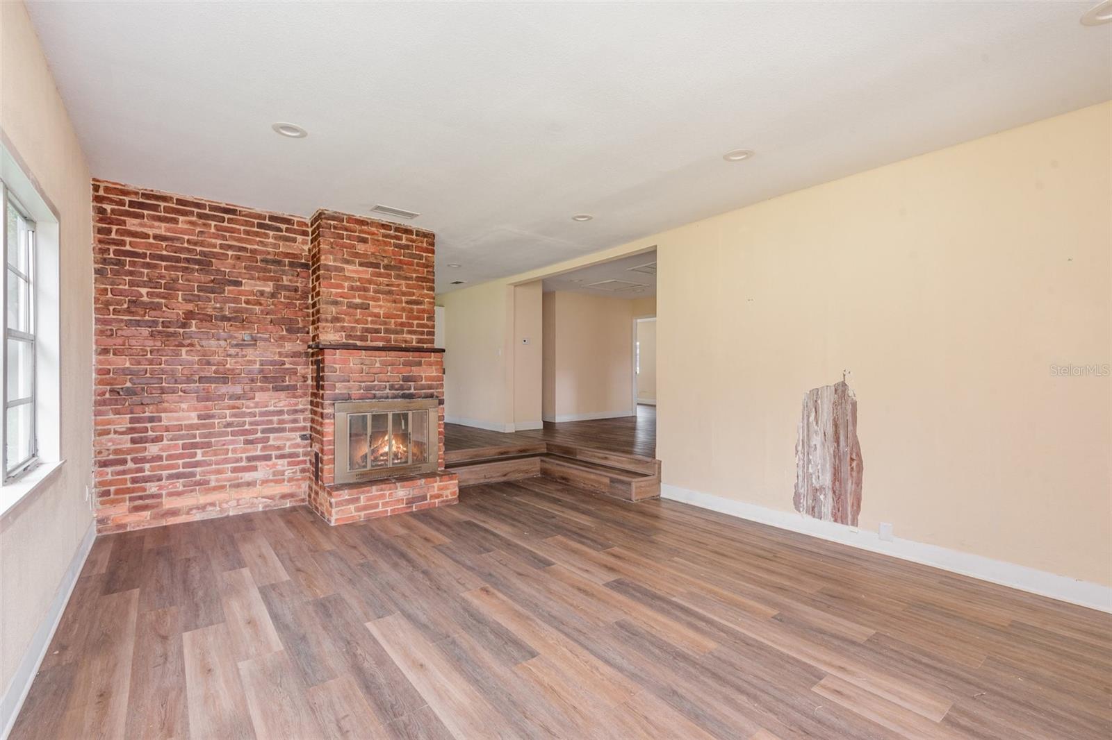 Image 6 of 31 For 660 6th St  