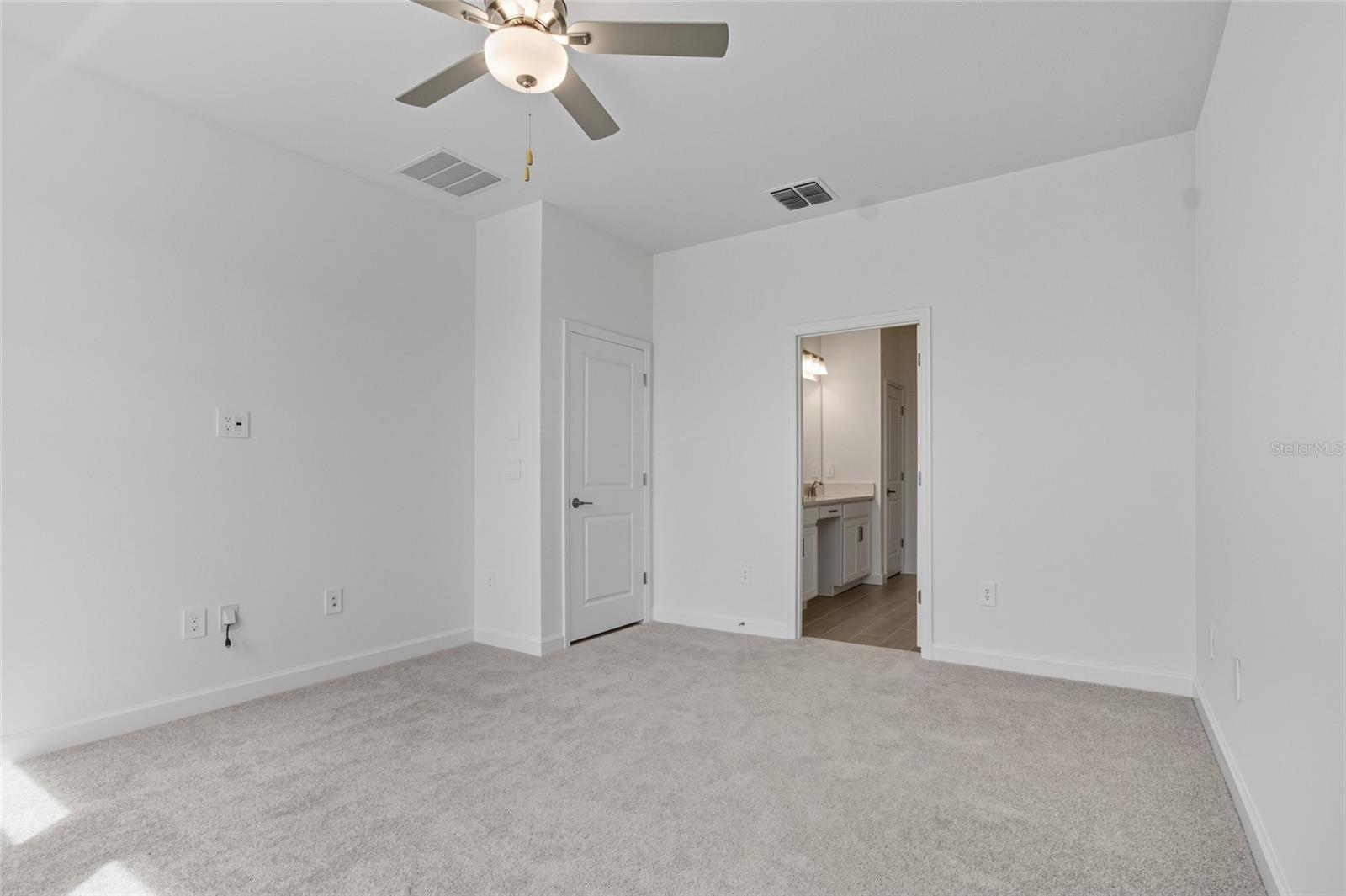 Image 18 of 51 For 31898 Griffin Sands Ln