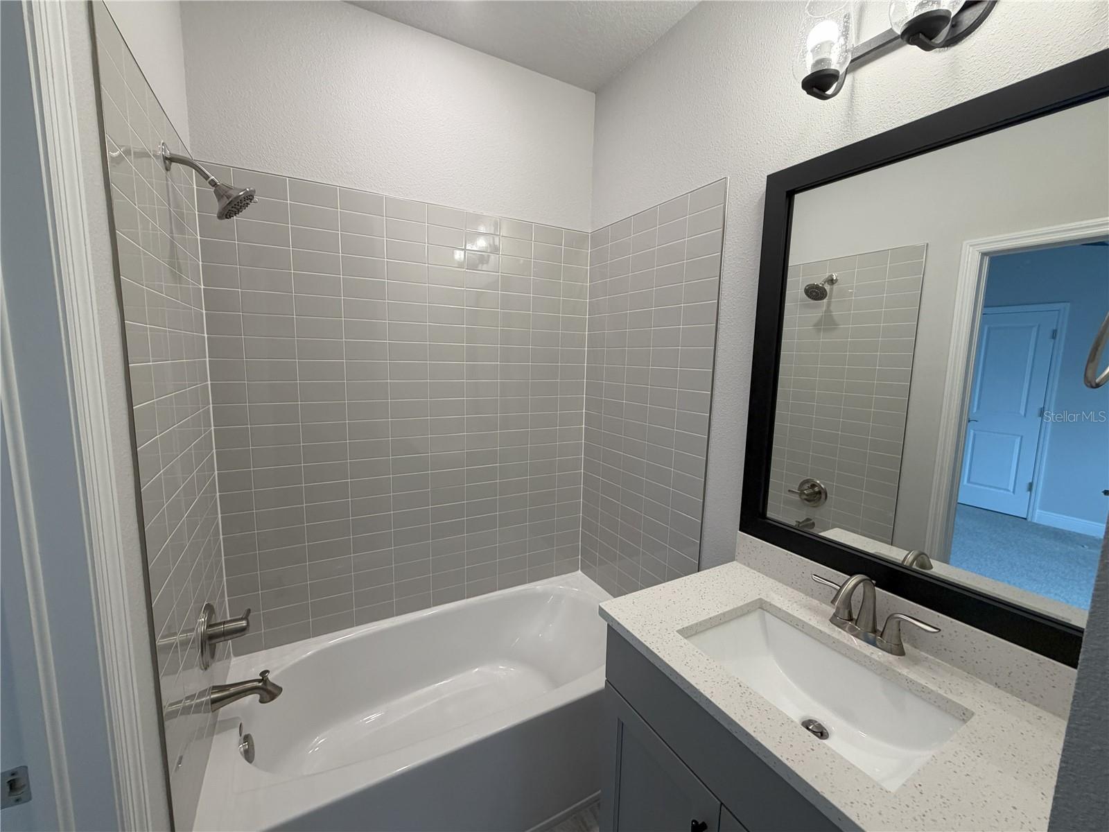 Image 13 of 18 For 845 Burlington Avenue N