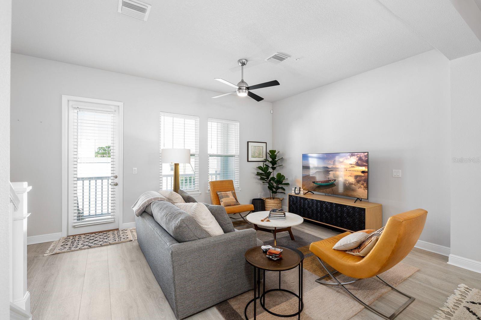 Image 4 of 18 For 845 Burlington Avenue N