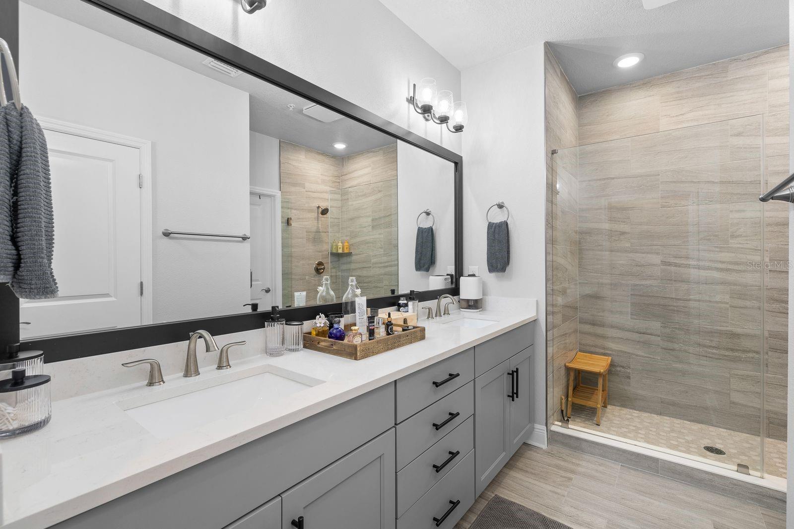 Image 7 of 18 For 845 Burlington Avenue N