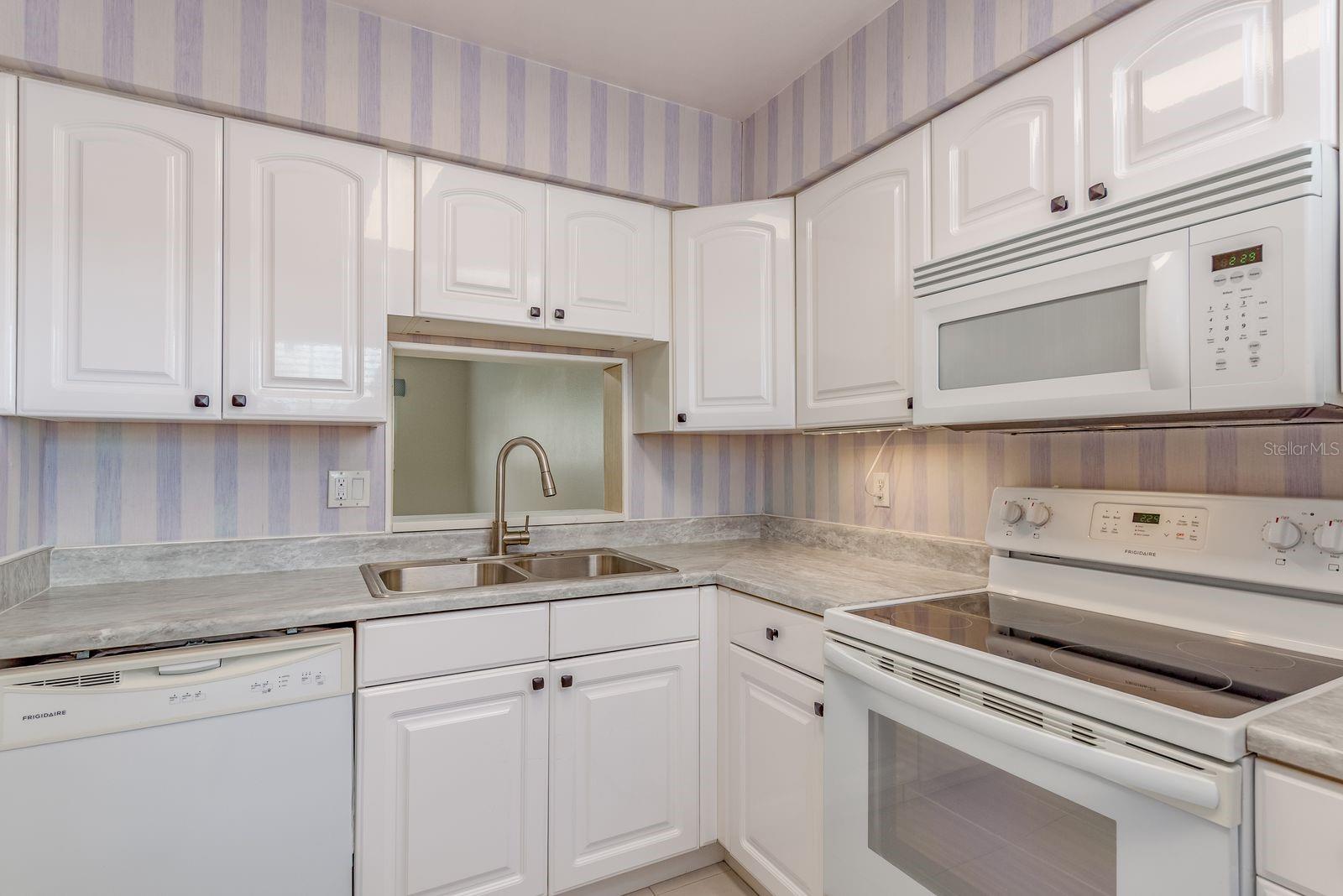 Image 10 of 29 For 1701 Pinehurst Road 19e