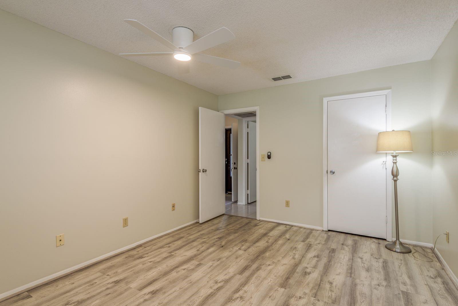 Image 14 of 29 For 1701 Pinehurst Road 19e