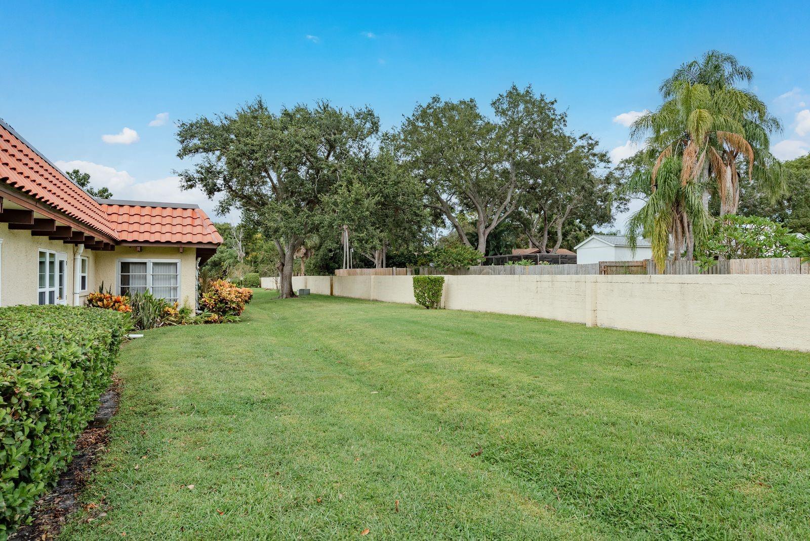 Image 20 of 29 For 1701 Pinehurst Road 19e