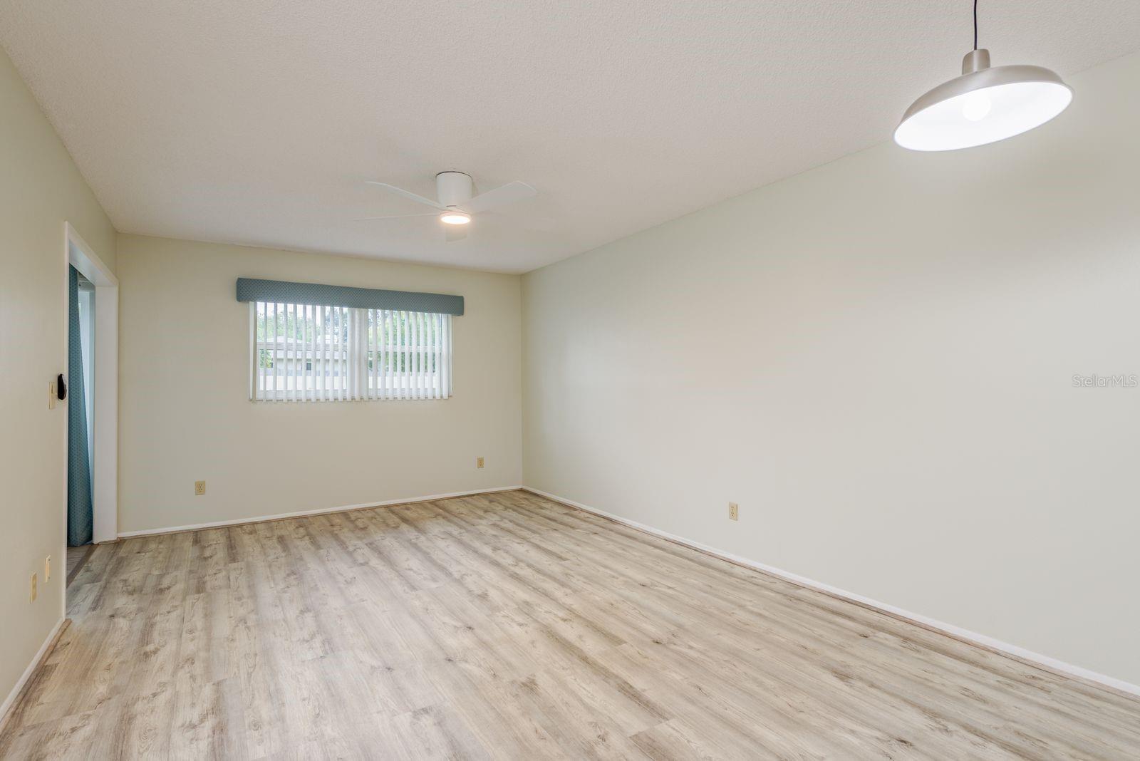 Image 5 of 29 For 1701 Pinehurst Road 19e