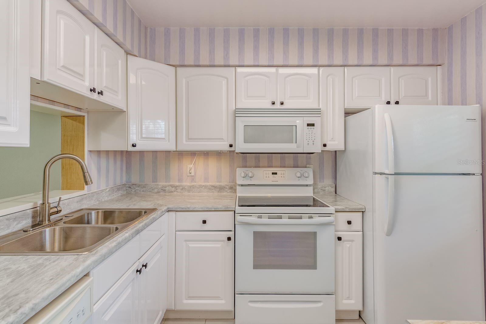 Image 8 of 29 For 1701 Pinehurst Road 19e