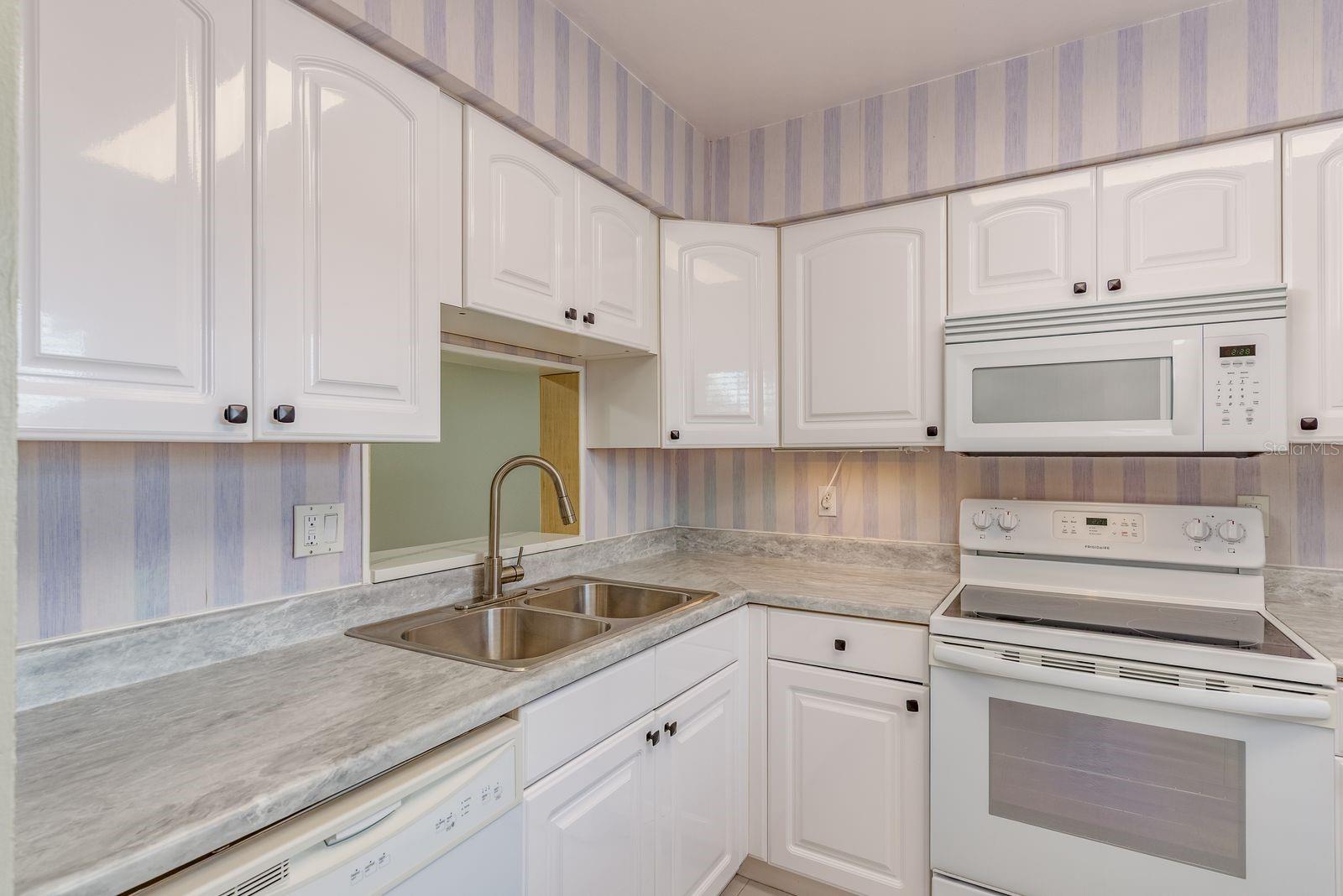 Image 9 of 29 For 1701 Pinehurst Road 19e