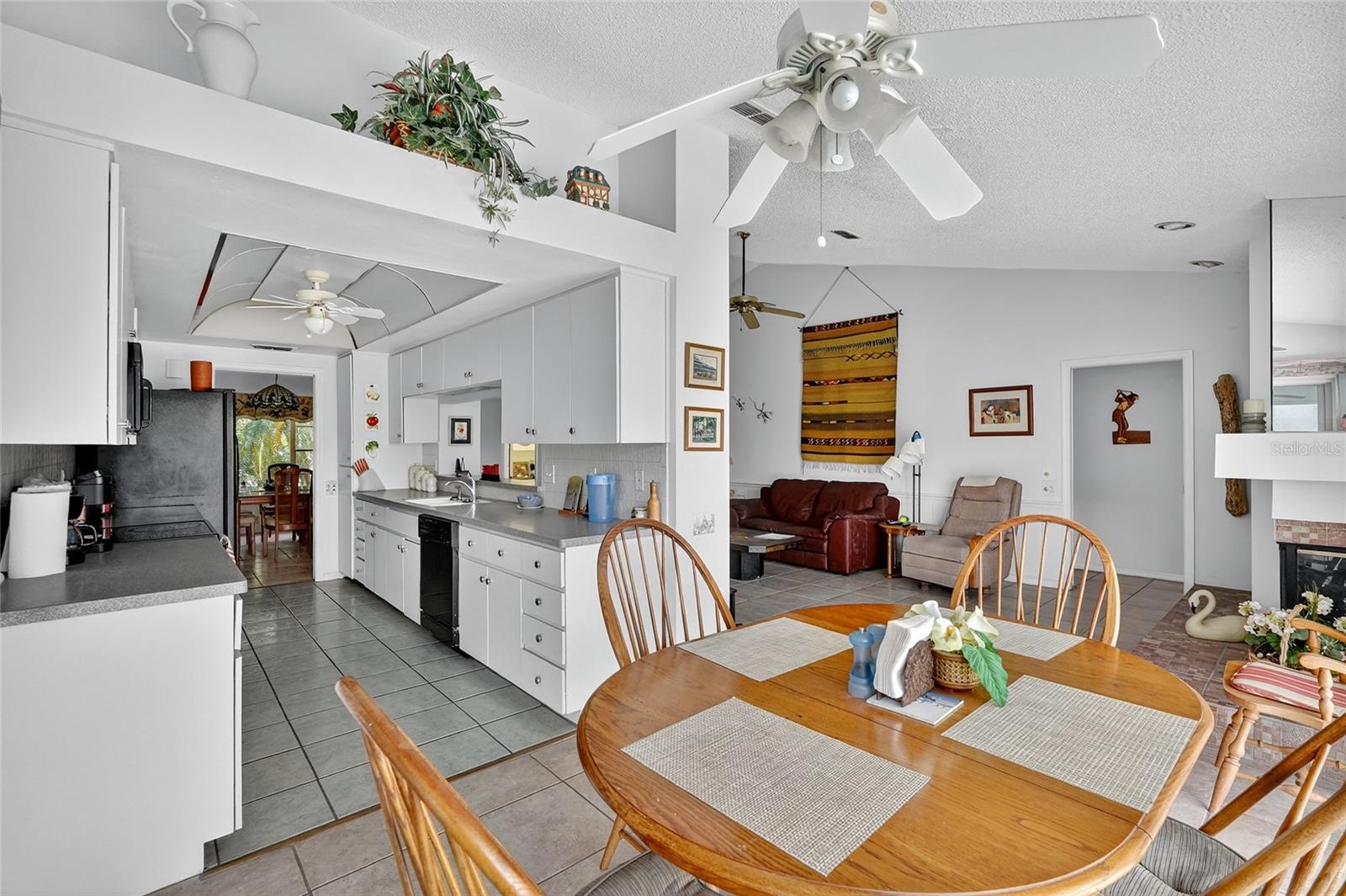 Image 13 of 42 For 2824 Summervale Drive