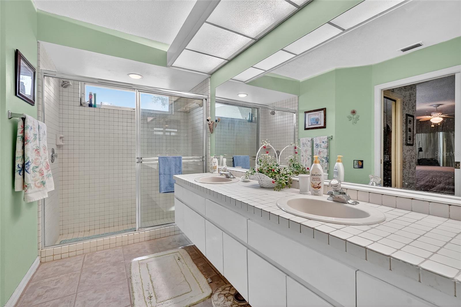 Image 21 of 42 For 2824 Summervale Drive