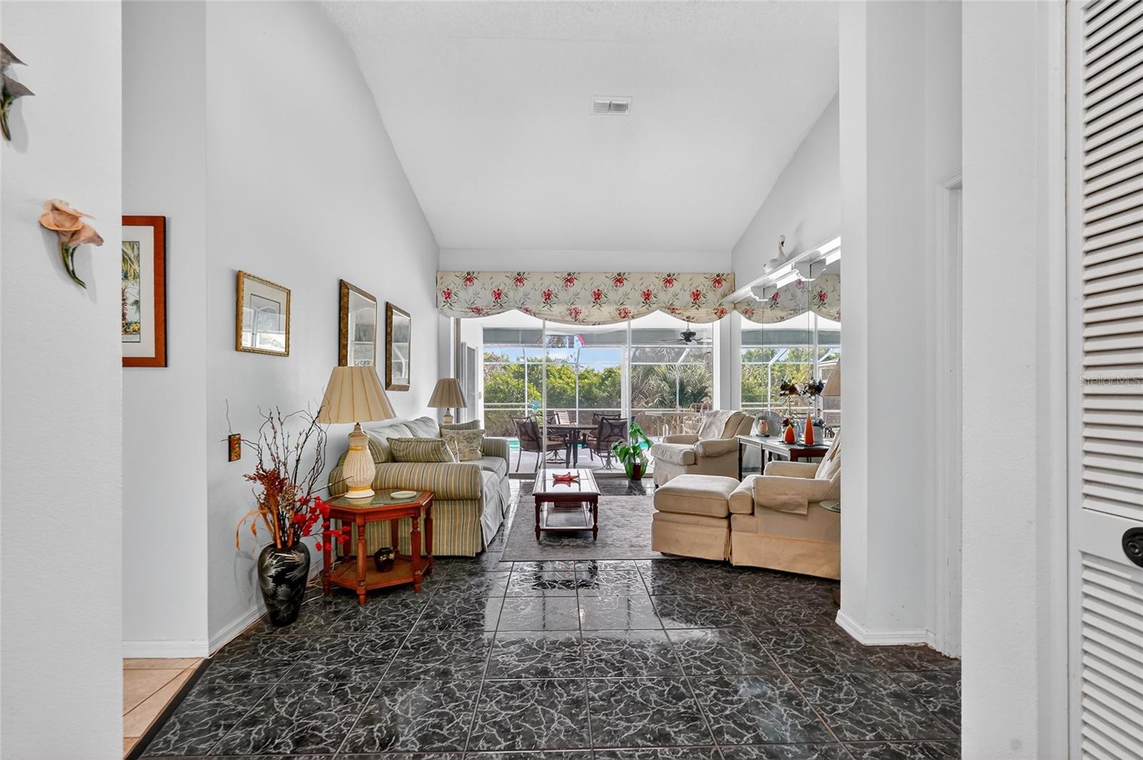 Image 4 of 42 For 2824 Summervale Drive