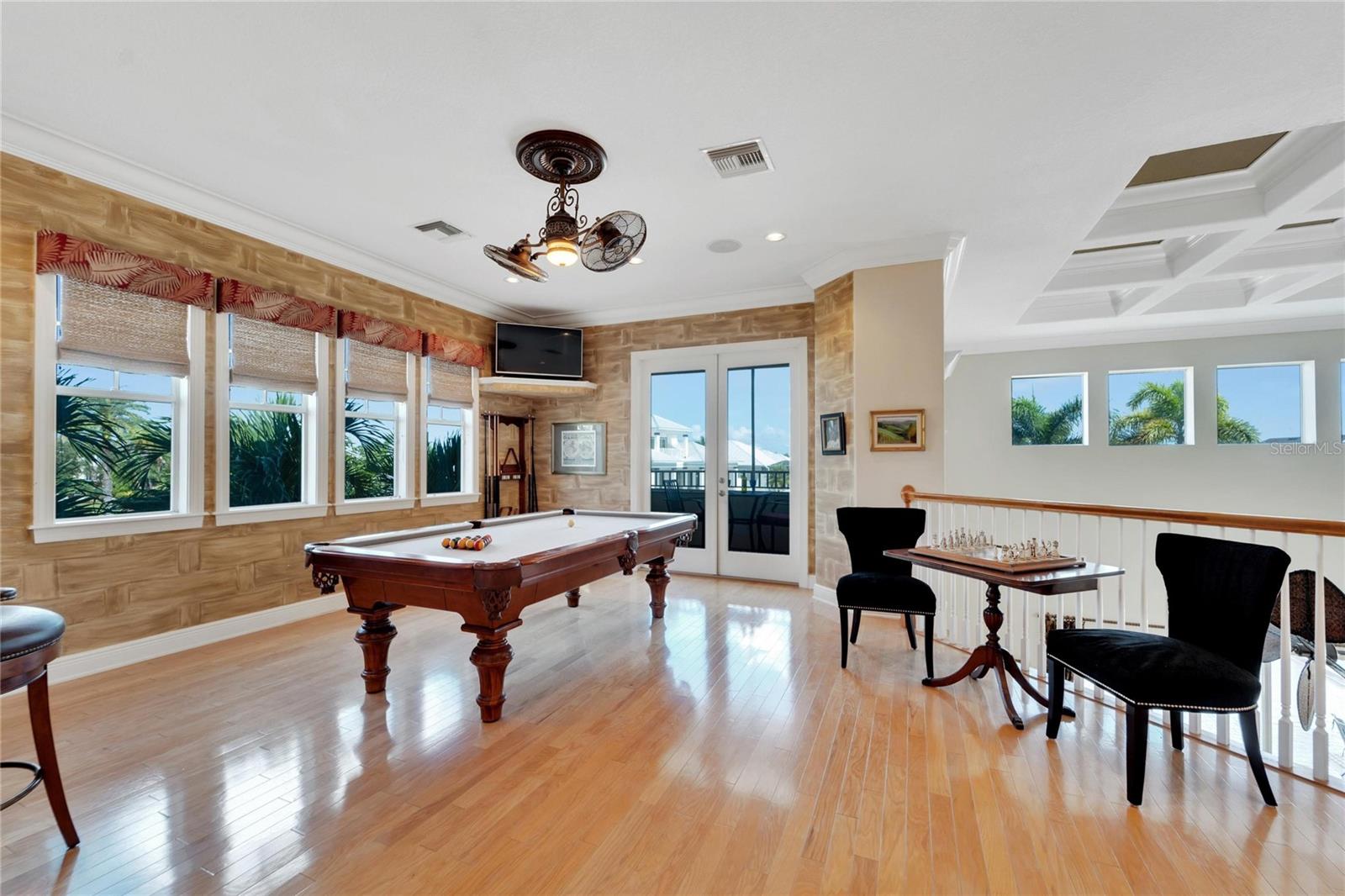 Image 32 of 93 For 517 Mirabay Boulevard