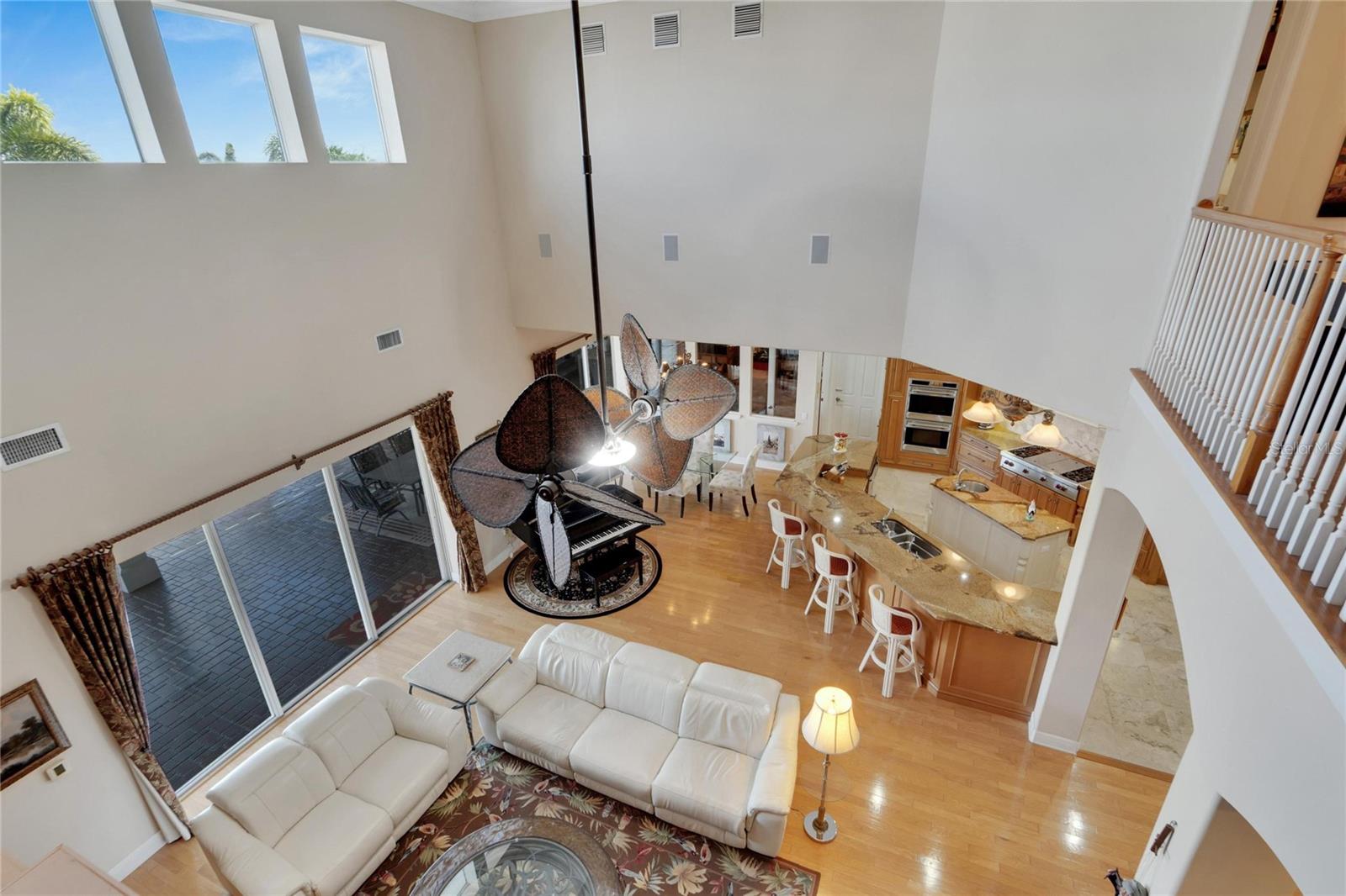 Image 38 of 93 For 517 Mirabay Boulevard