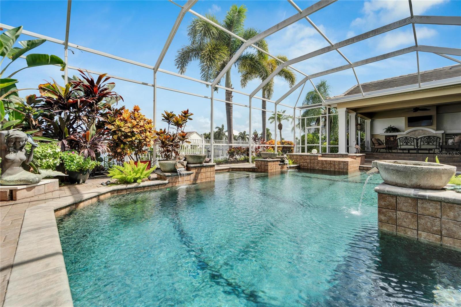 Image 84 of 93 For 517 Mirabay Boulevard