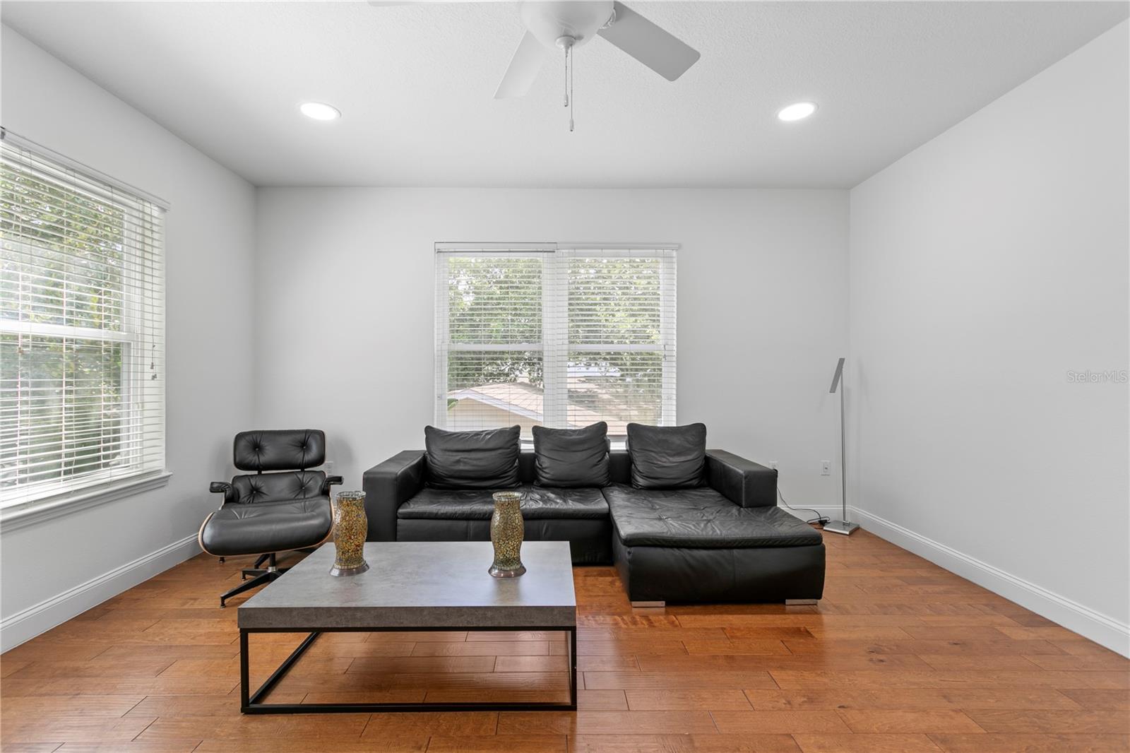 Image 41 of 51 For 2914 San Jose Street