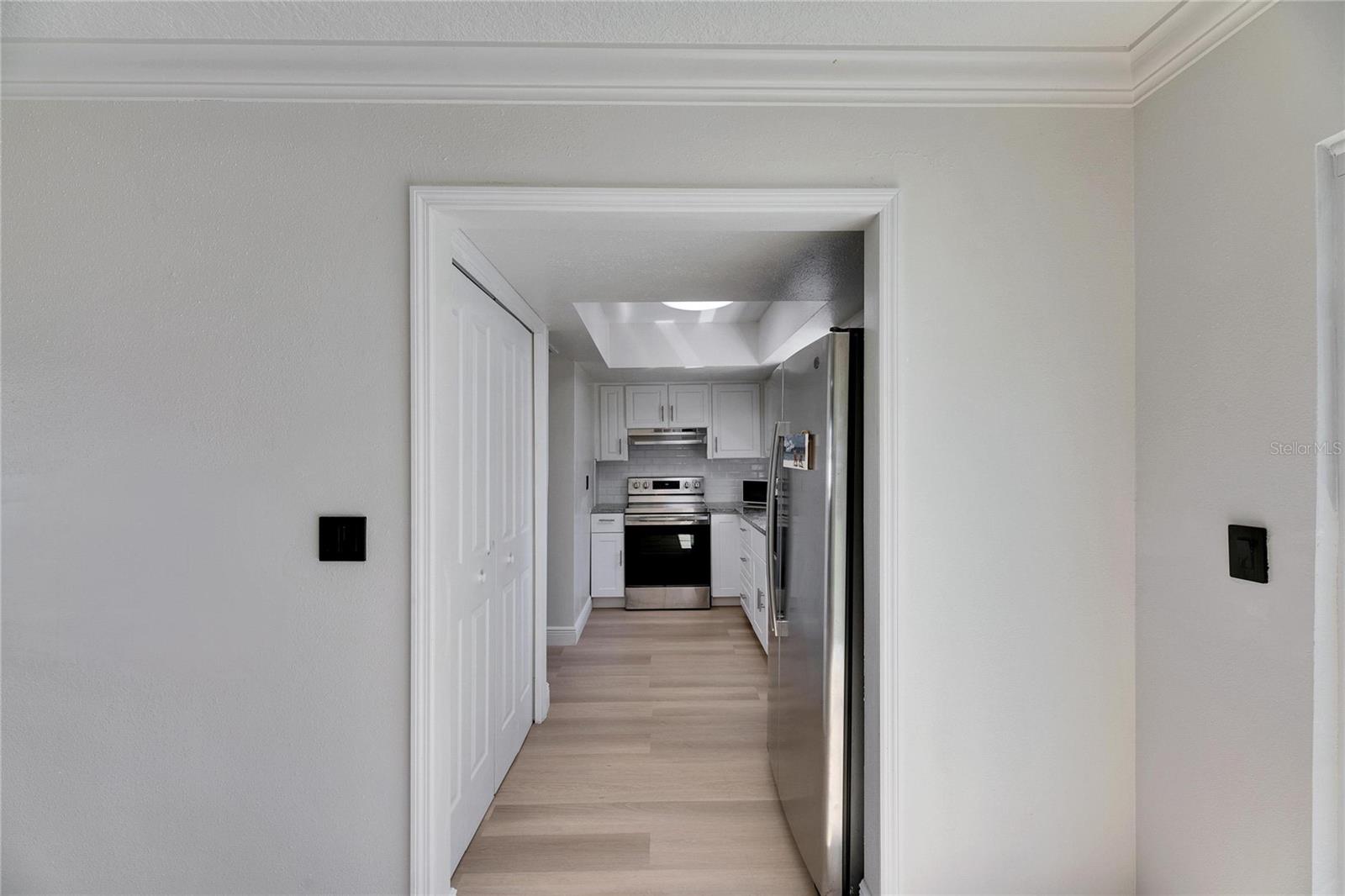 Image 18 of 46 For 564 Florida Circle S