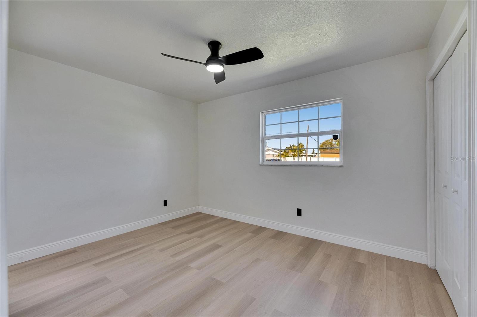 Image 36 of 46 For 564 Florida Circle S