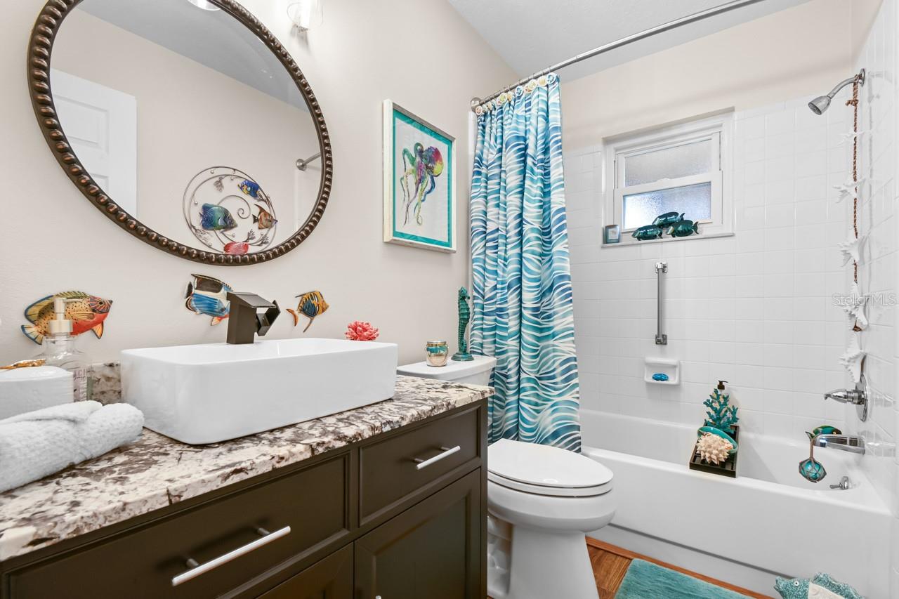 Listing photo id 8 for 1809 Wolf Laurel Drive