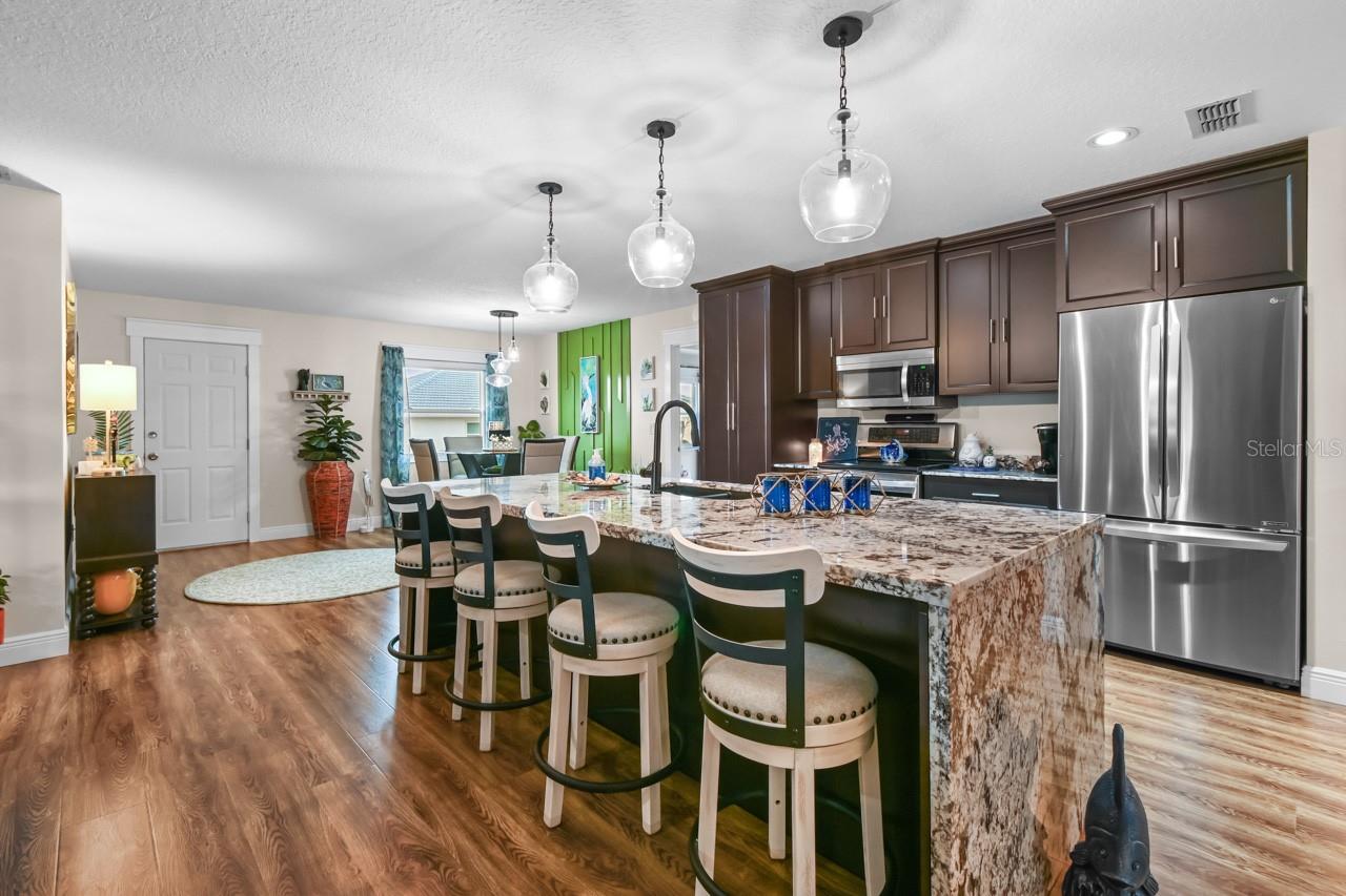 Listing photo id 14 for 1809 Wolf Laurel Drive