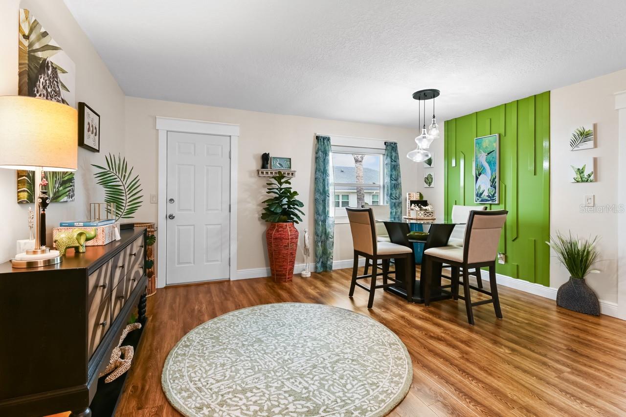 Listing photo id 15 for 1809 Wolf Laurel Drive