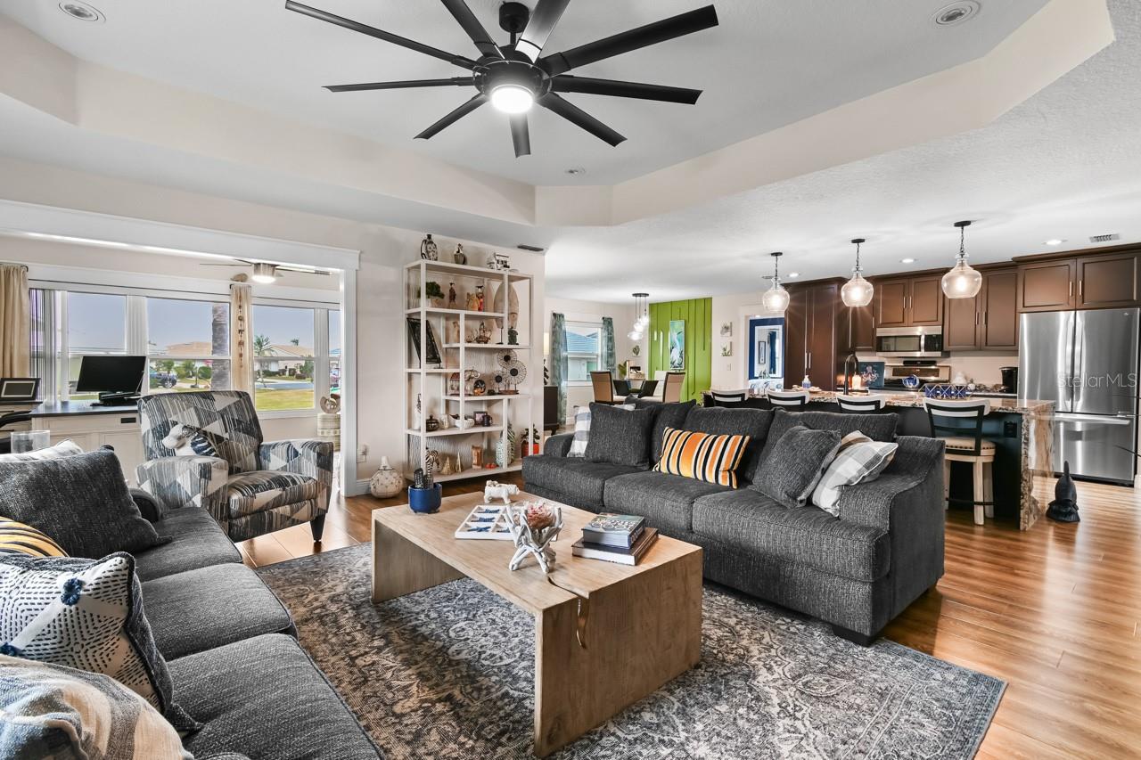 Listing photo id 19 for 1809 Wolf Laurel Drive