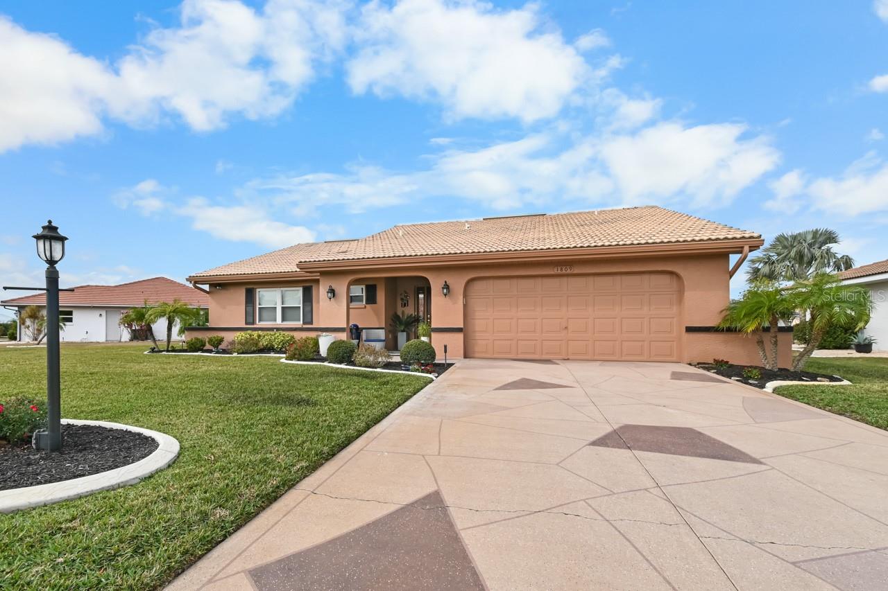 Listing photo id 35 for 1809 Wolf Laurel Drive