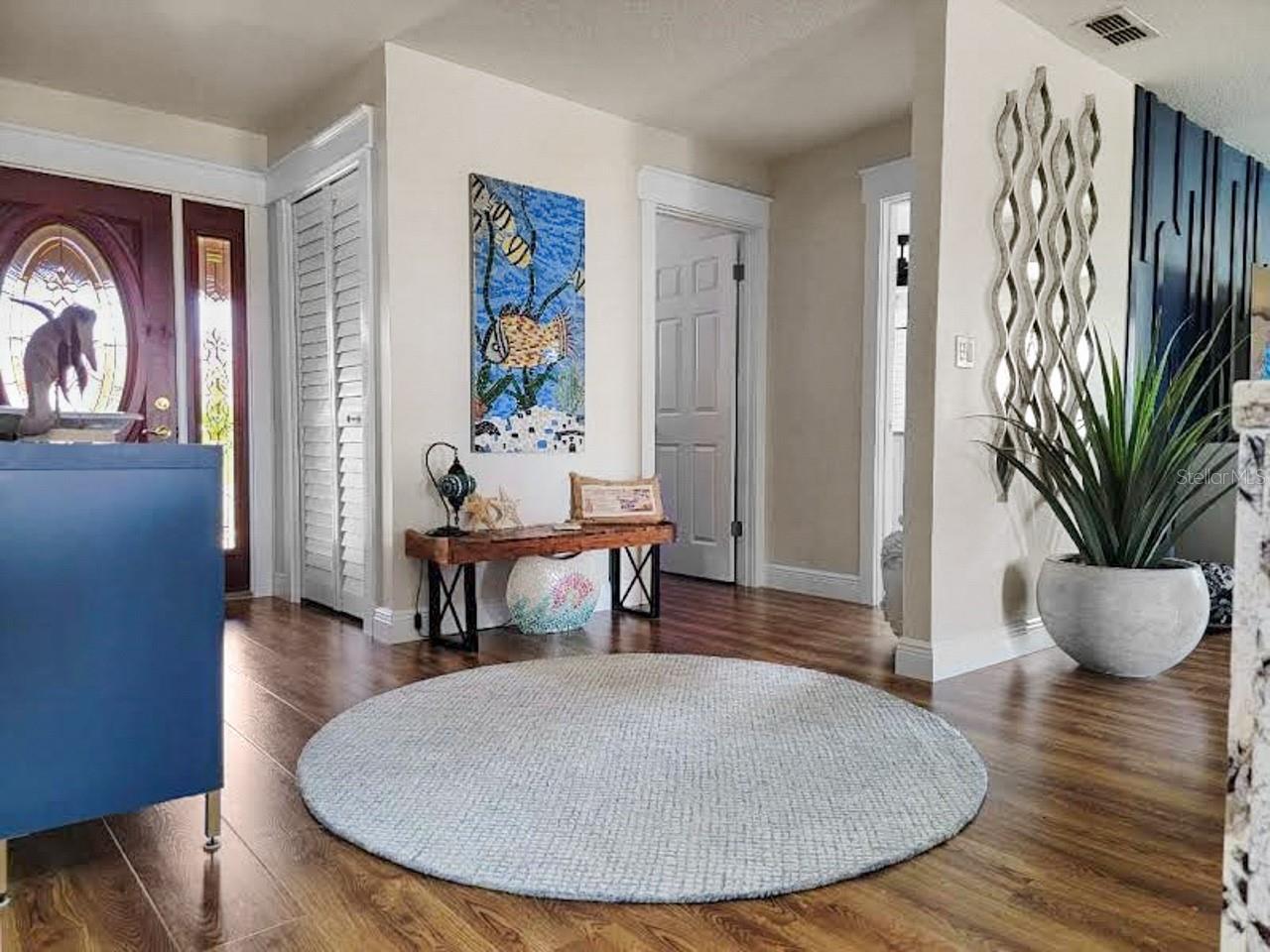 Listing photo id 2 for 1809 Wolf Laurel Drive